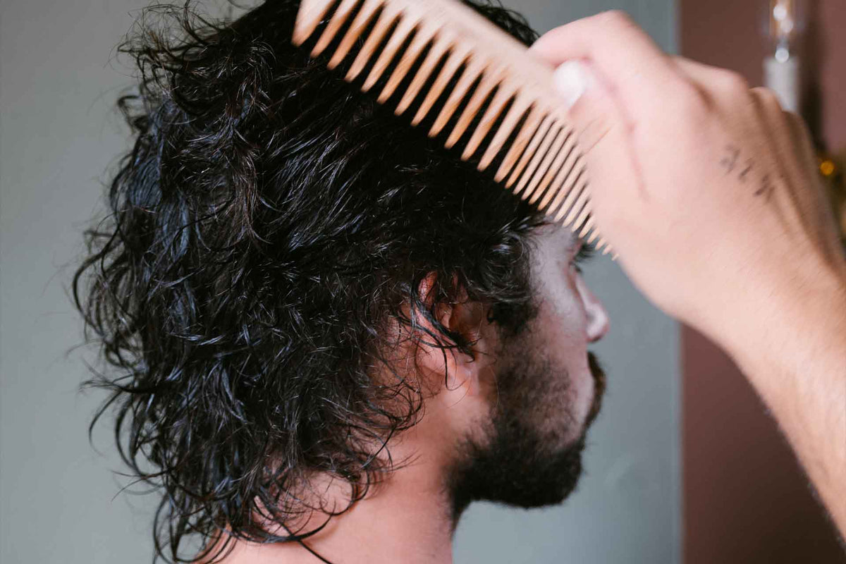 Autunno: perché cadono così tanti capelli?